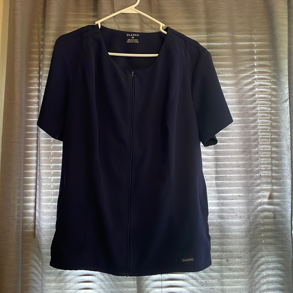 Scrubs! Only worn a few times. Like new. Top is 2X, bottoms 1X. Navy Blue.